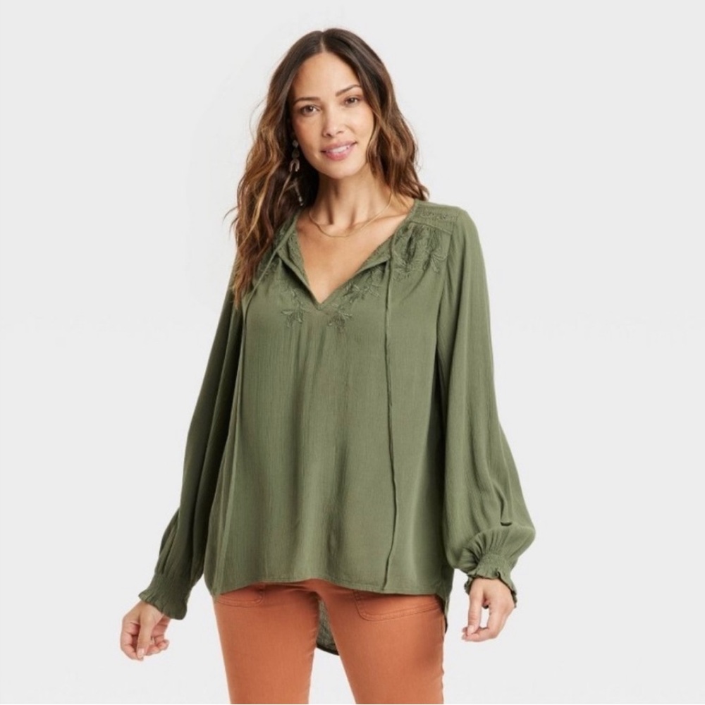 KNOX ROSE Women’s Long Sleeve Embroidered Top Green - Size M (EUC)